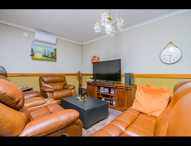 3 BEDROOM SECTIONAL TITLE FOR SALE IN MONTCLAIR